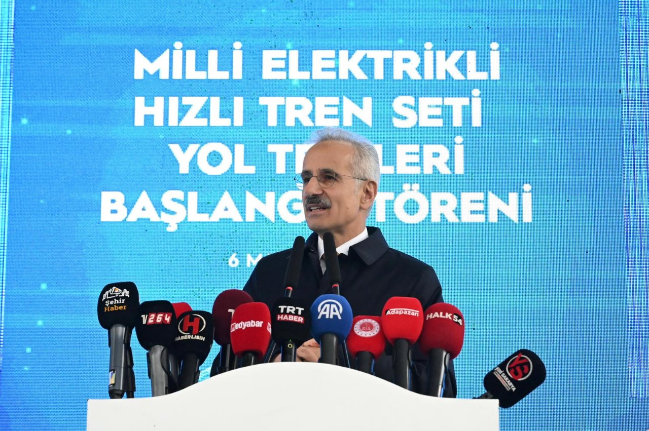 Bakan müjdeyi verdi! Yerli ve milli trenimizden hız rekoru