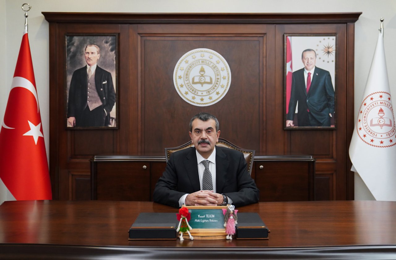 Bakan Tekin, öğretmenlere seslendi: Vatanına aidiyet duyan nesiller istiyoruz