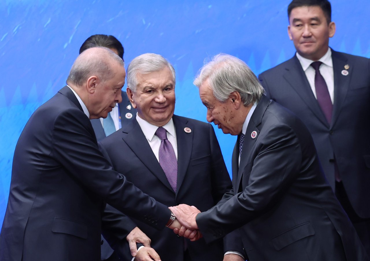 Bişkek'te gözler Cumhurbaşkanı Erdoğan'ın üzerindeydi! ŞİÖ+ Zirvesi'nden dikkat çeken kare