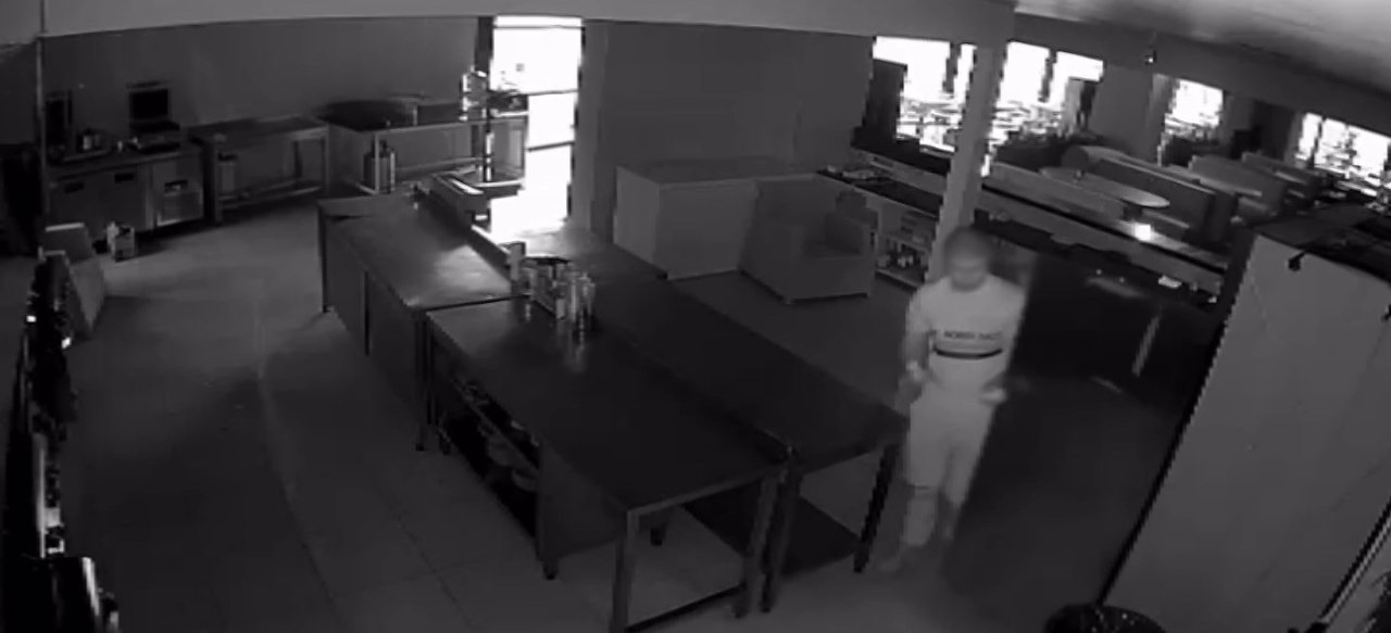 Elazığda hırsızlık için kafeye giren şüpheliler sucuklu yumurta yaptı