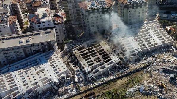 Hatayda depremde evi yıkılan depremzede 1 milyon lira dolandırıldı