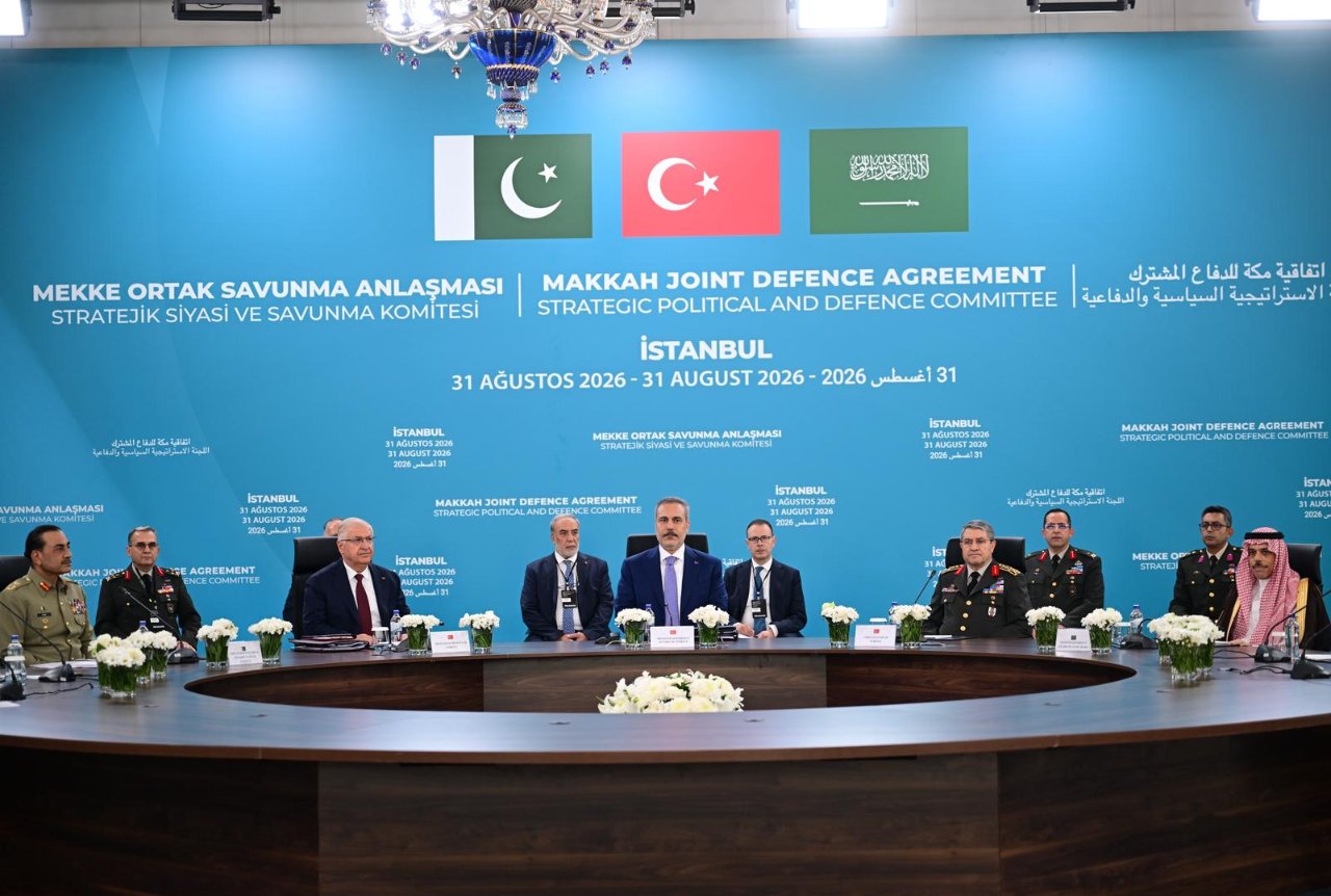 İstanbuldaki kritik zirve İsrail ve Yunanistanın uykularını kaçırdı: Üç Müslüman güç bir arada