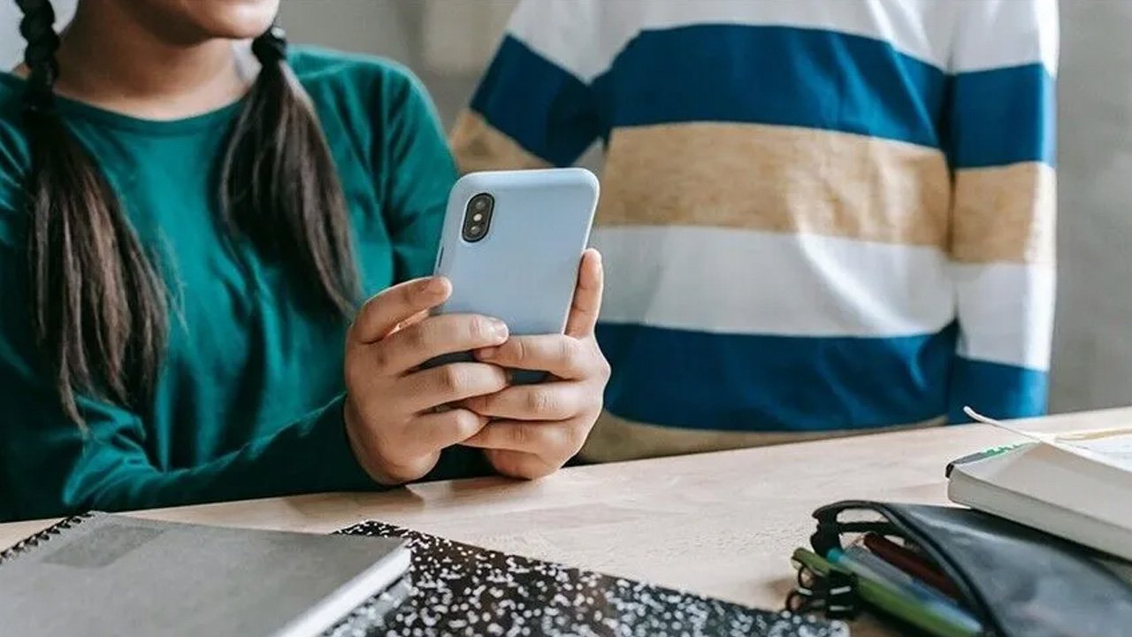 Okullarda telefon devri sona erdi! Polonya'da yeni yasak yürürlükte