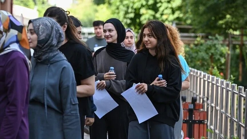 ÖSYM merak edilen istatistikleri açıkladı! Öğretmen adaylarının sınav karnesi: Zayıf