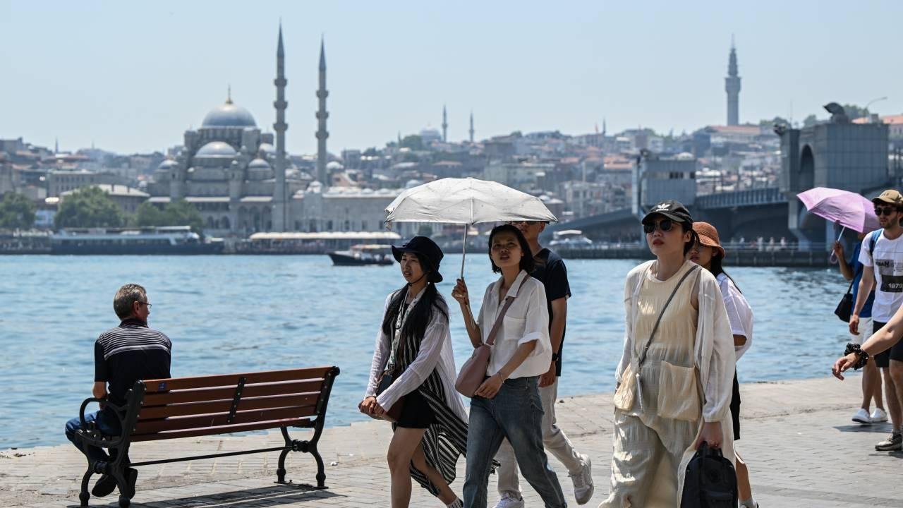 Serin hava bekleyenlere kötü haber! İstanbul Eylül'de yazı yaşayacak