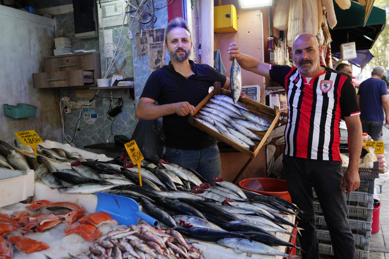 Sezonun ilk gününde denizden 'palamut' fışkırdı! İşte fiyatı