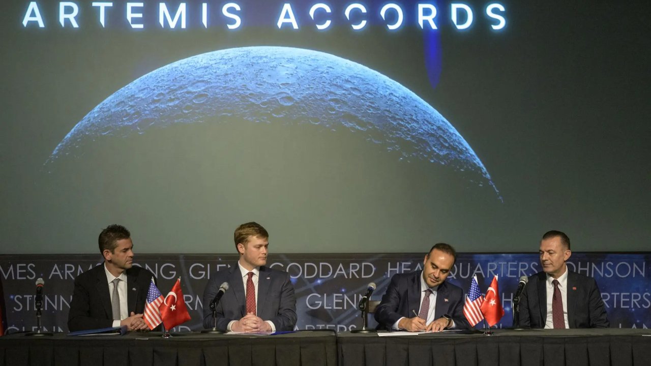Türkiye artık Artemis masasında! NASA duyurdu: Washington'da imzalar atıldı
