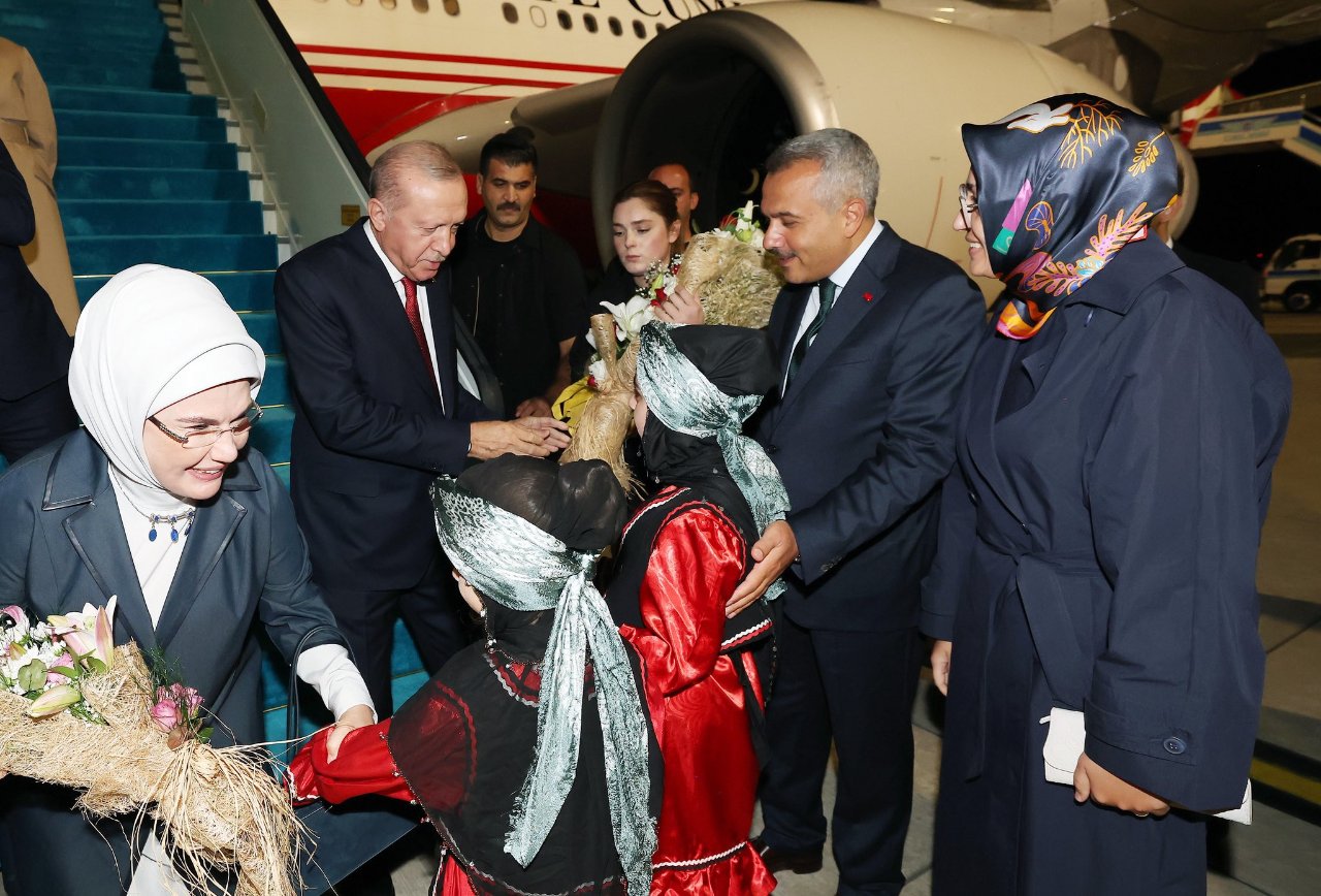 Cumhurbaşkanı Erdoğan, baba ocağı Güneysuda konuştu: Yaklaşan seçimleri başarıyla atlatacağız