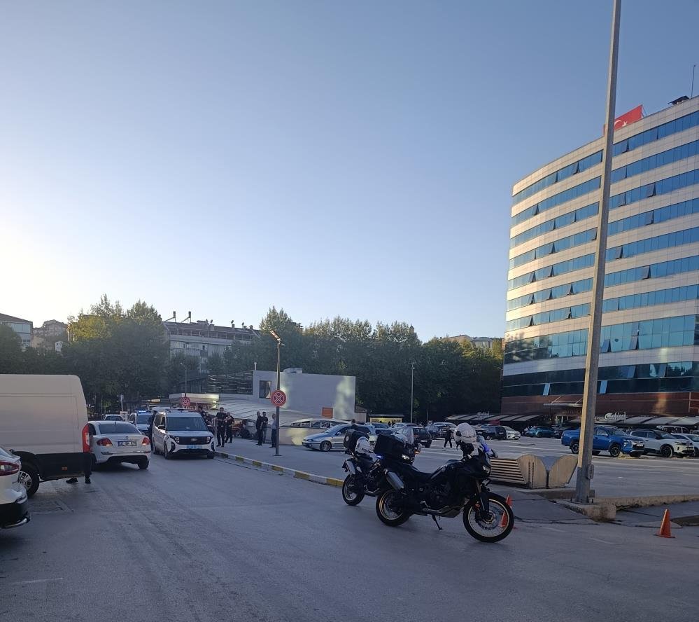 Ekmeğimle oynadığınız dedi, belediyeyi bastı! Kastamonuda ortalık karıştı