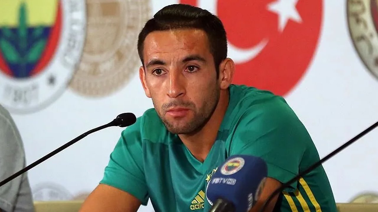 Fenerbahçeli eski futbolcu emekli olduğunu açıkladı: Üzüntüyle veda ediyorum