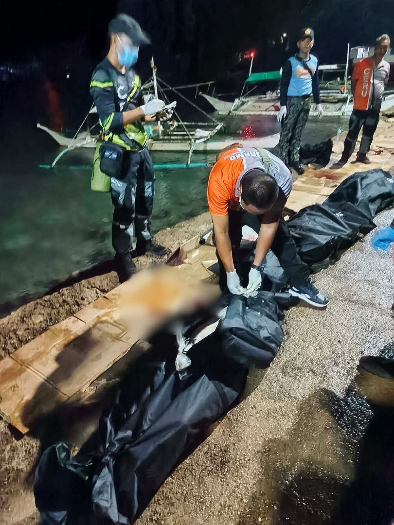 Filipinler'de feribot faciası! Alevlerin sardığı gemide 5 ölü, 86 kişi kayıp