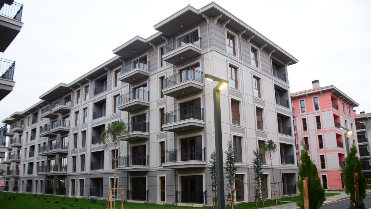 Fiyatlar belli oldu! İşte 15 bin kiralık konutun yapılacağı ilçeler ve başvuru şartları