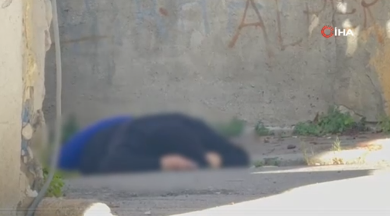 Maltepede kiracı dehşeti kamerada! Kaçmaya çalıştı, düştü, saldırgan peşini bırakmadı
