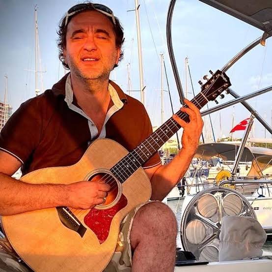 Nev yoğun bakımda mı? Şarkıcının sağlık durumuyla ilgili dikkat çeken iddia