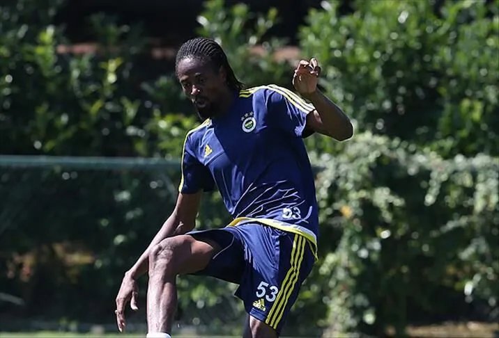 Fenerbahçe, Temmuz 2015'te Abdoulaye Ba'yı Portekiz'in Porto ekibinden bir yıllığına kiralamıştı.