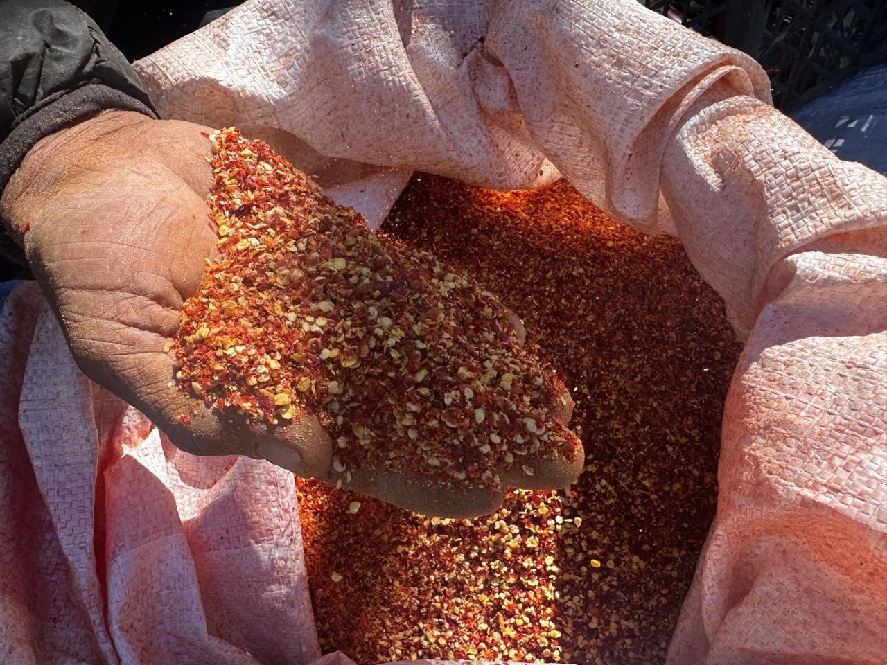 Sezonda 1 ton üretiyor, kilosunu 400 liradan satıyor! 5 dönümden 400 bin lira kazanıyor