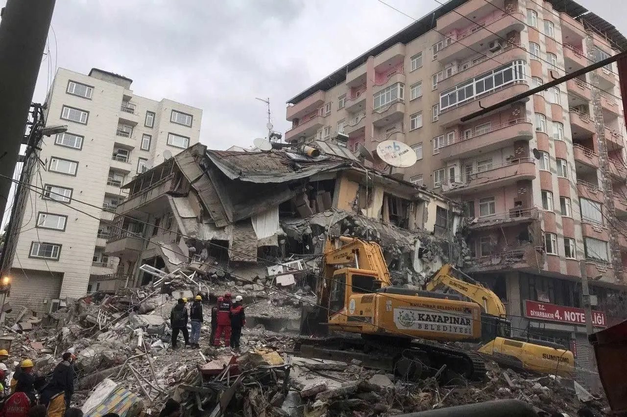 77 kişinin öldüğü Serin-2 Apartmanı’nda yeni rapor: Kolon kesildi, beton yetersiz çıktı