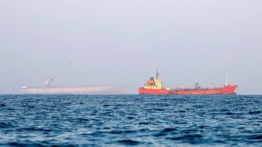 ABD ablukayı sıkılaştırdı: İran hattında 100 geminin rotası değişti