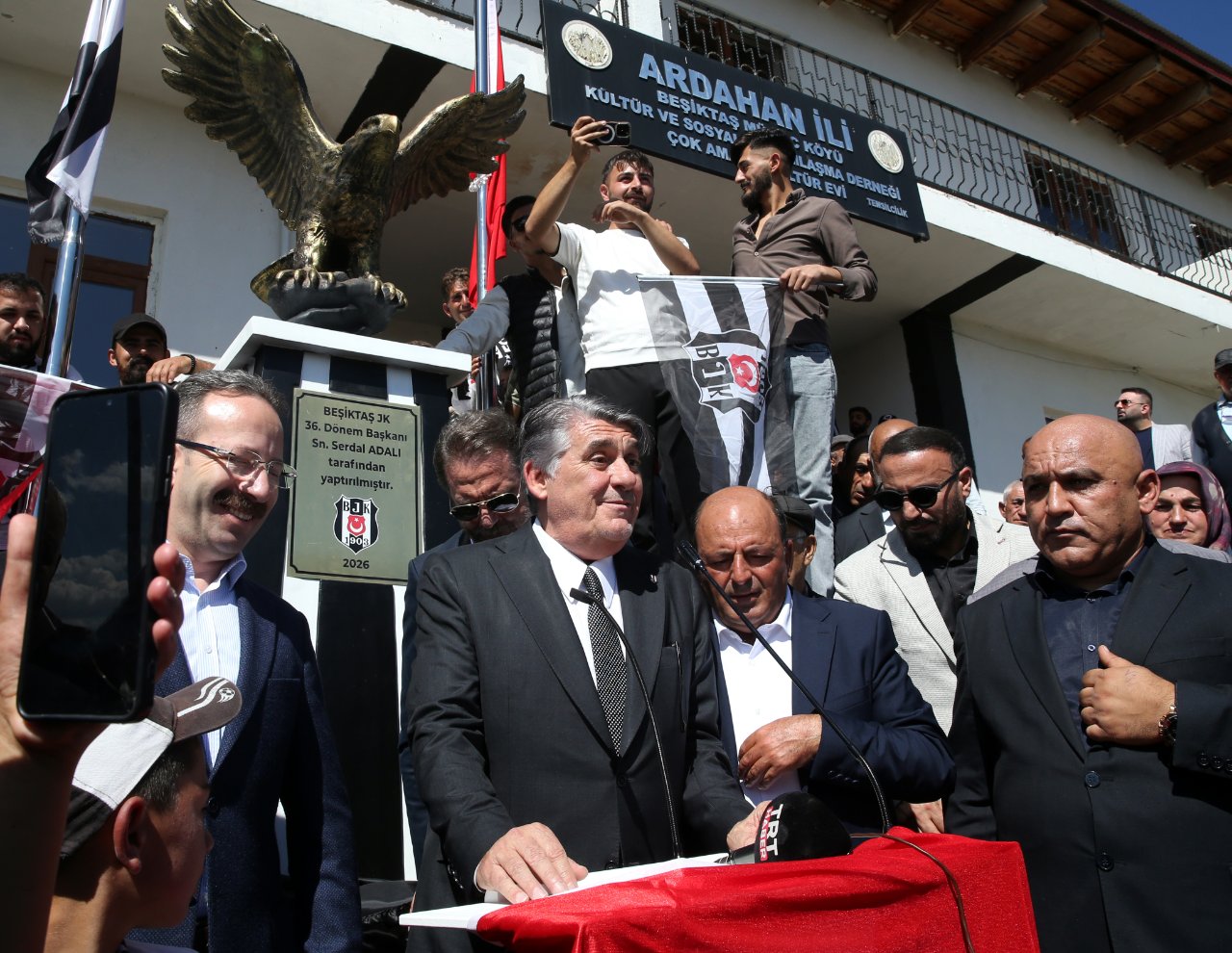 Bugünkü mutluluğumu anlatmaya kelimeler yetmez