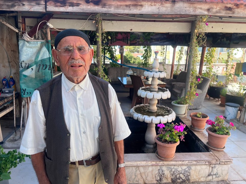 Asırlık ömründe sadece bir kez doktora gitmiş! Bakın sofrasından neyi eksik etmiyor