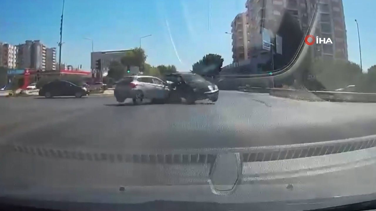 Aydın'da kuralları hiçe sayan sürücü kazaya neden oldu! O anlar araç kamerasında