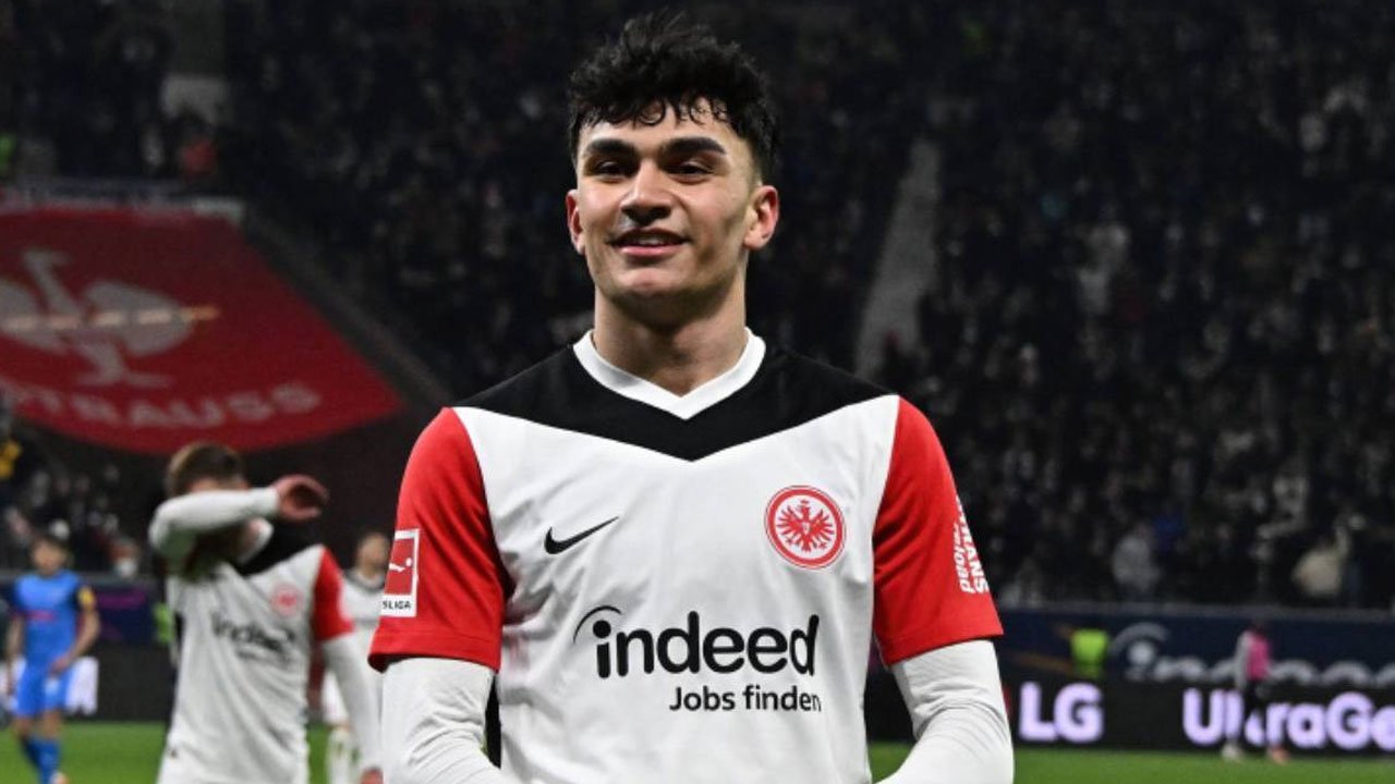 Can Uzun şov yaptı, Frankfurt galibiyete uzandı! Milli yıldızdan 7 gollük katkı