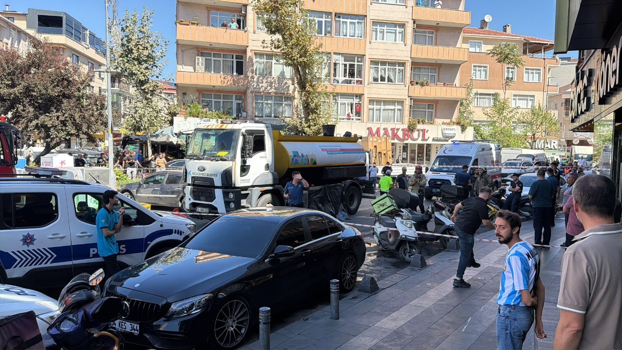 Küçükçekmecede karşıdan karşıya geçmeye çalışan kadın su tankerinin altında kaldı