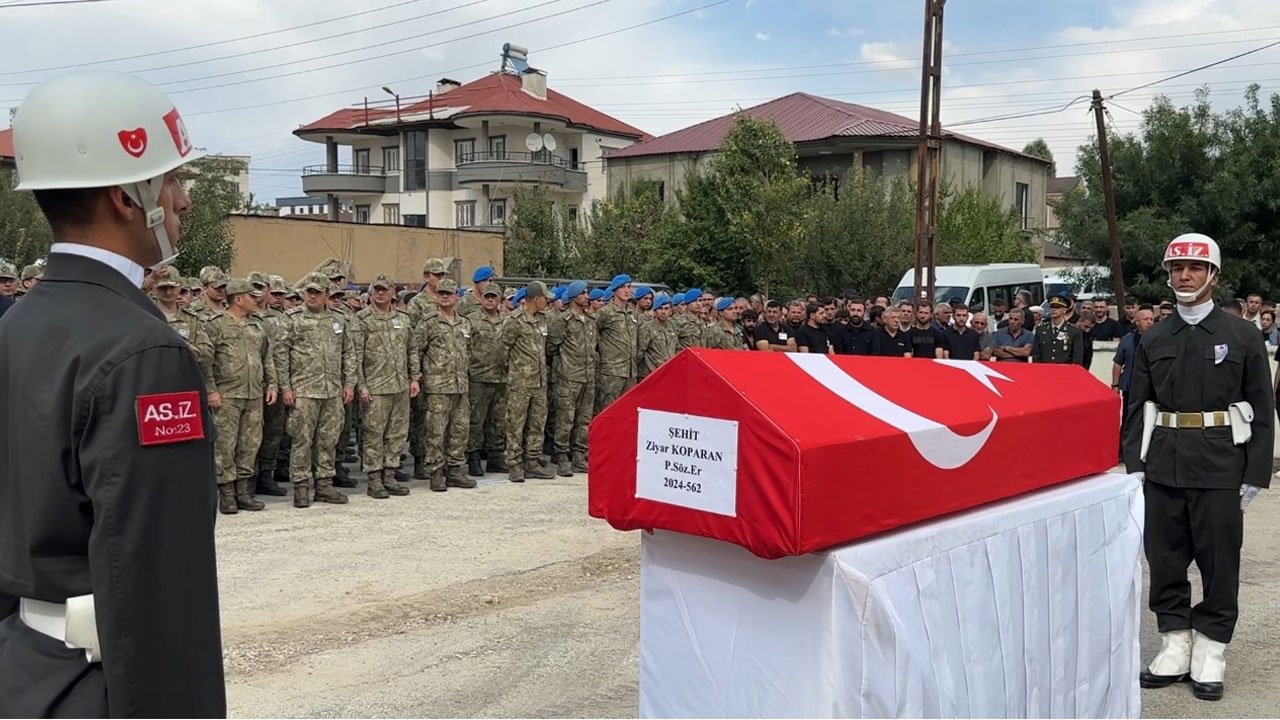 Şehit Ziyar Koparan'a son görev! Memleketi Hakkari'de toprağa verildi