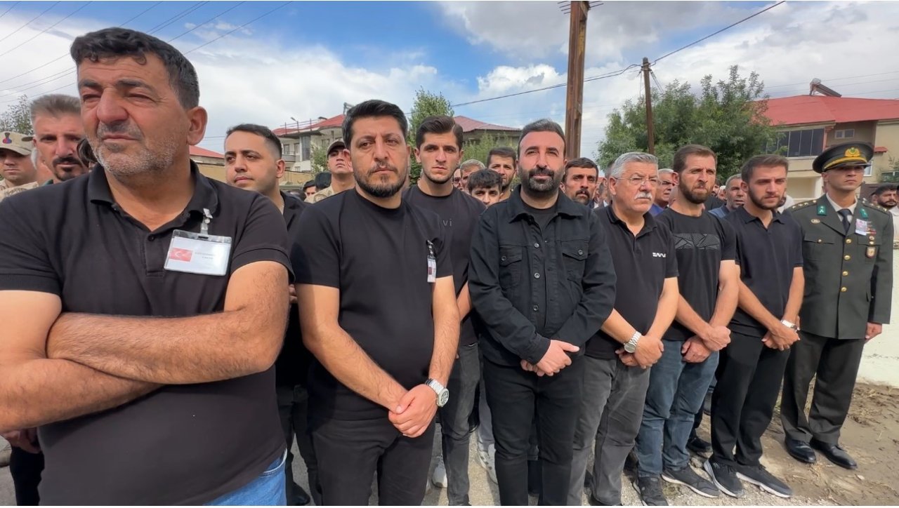 Şehit Ziyar Koparana son görev! Memleketi Hakkaride toprağa verildi