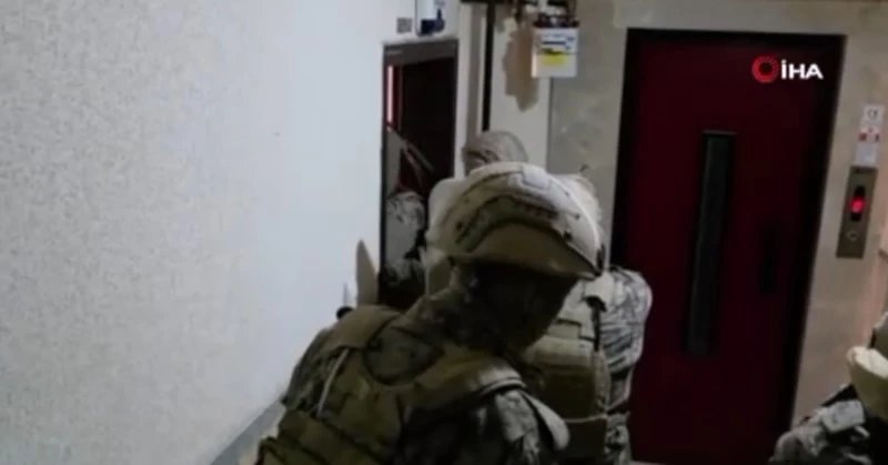 Ankarada iki ayrı suç örgütüne operasyon! 3 ruhsatsız silah, 2 bin sentetik uyuşturucu hap… 8 şüpheli tutuklandı