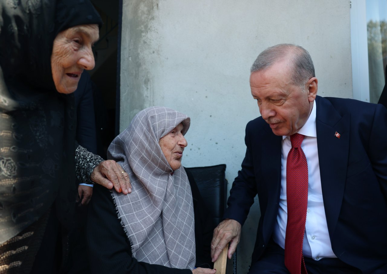 Cumhurbaşkanı Erdoğandan Rizede komşu ziyareti