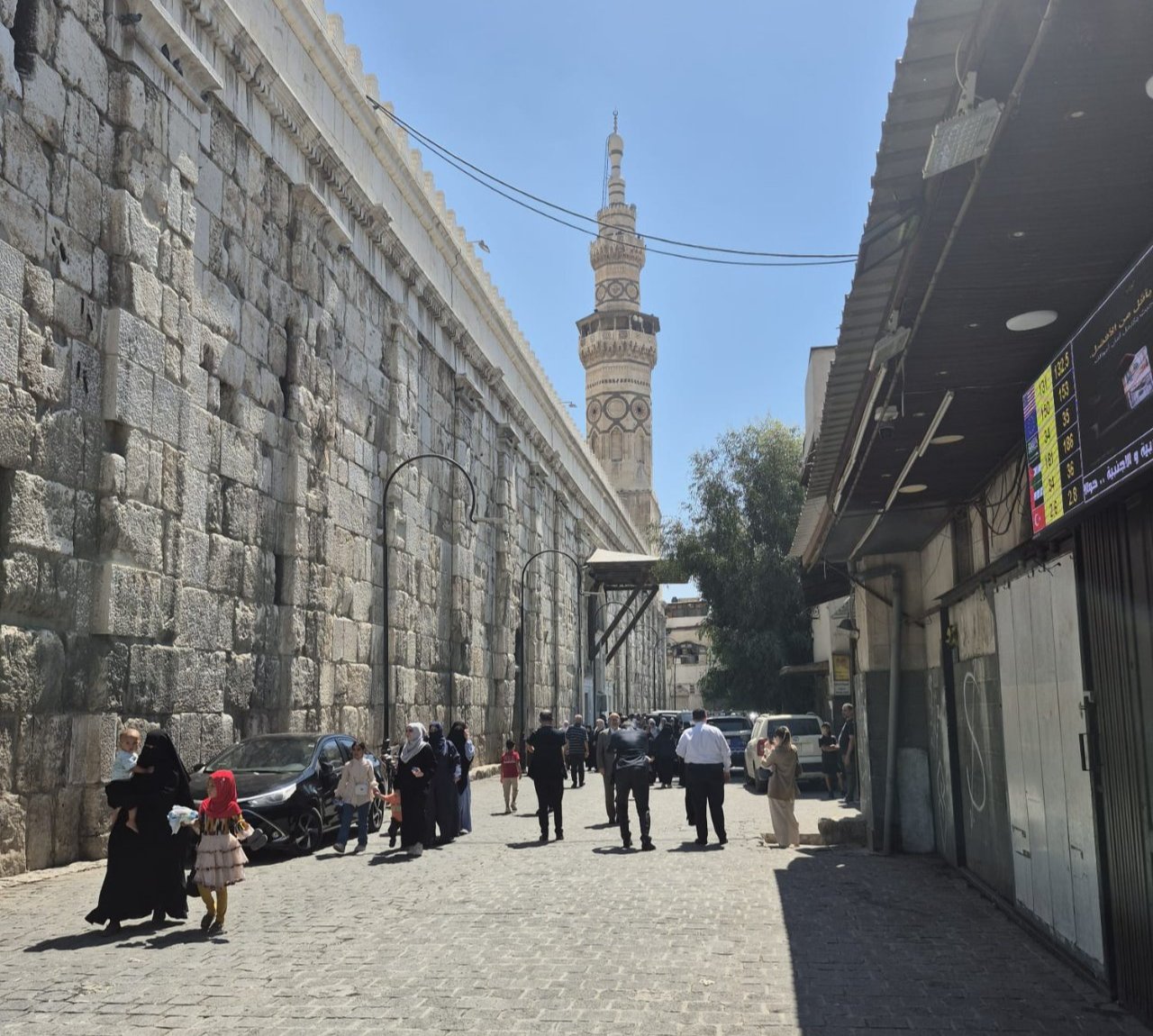 Emevi Camii’nde bir cuma namazı