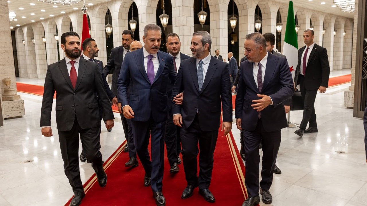Hakan Fidan’dan Şam’da üçlü zirve! Bakanlarla görüştü