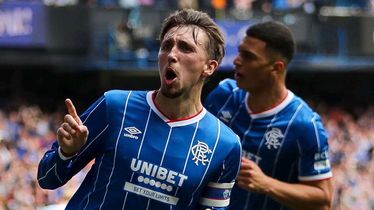 Rangers derbide Celtic'i bozguna uğrattı