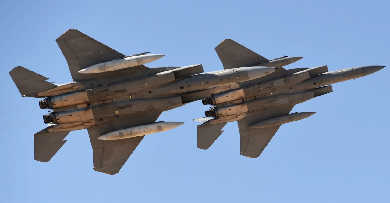 Suudi Arabistan'dan Yemen'e hava saldırısı! İki bölge vuruldu