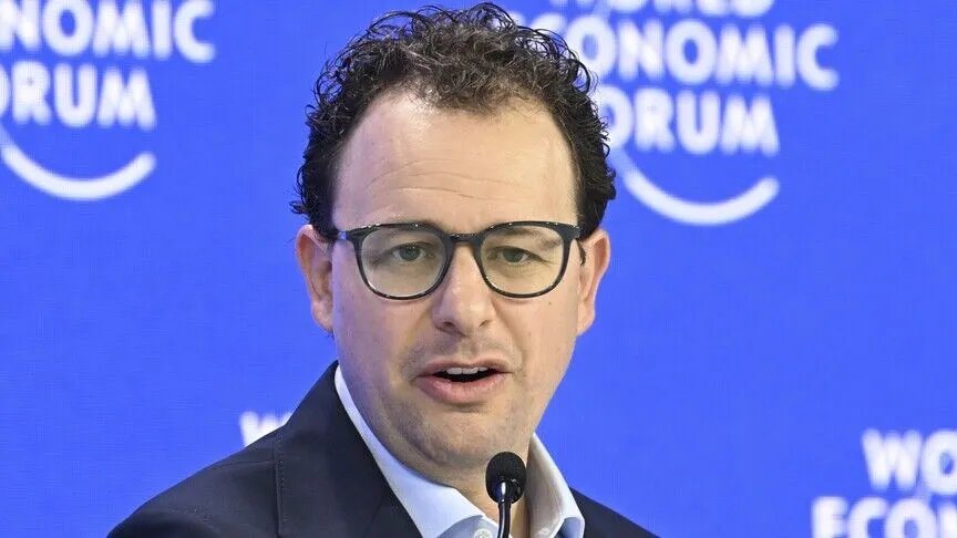 Anthropic CEO’sundan yapay zeka yarışı için fren çağrısı: Kontrolden çıkabilir