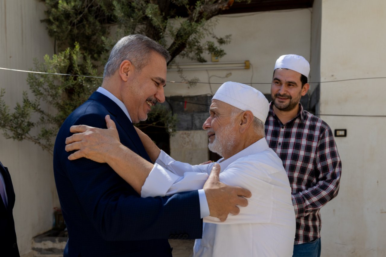 Bakan Fidandan Suriye mesajı:  Yanında olmayı sürdüreceğiz