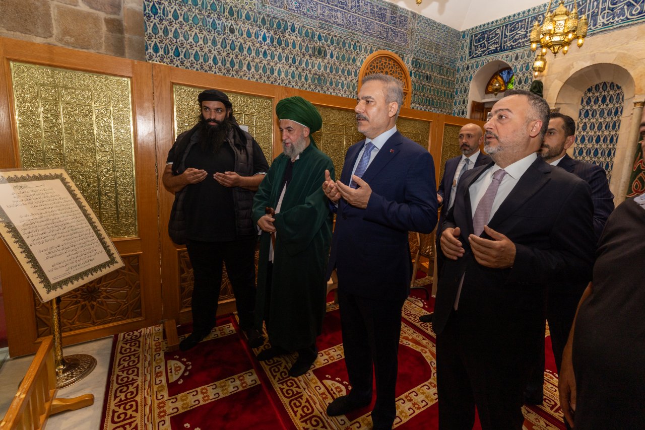 Bakan Fidandan Suriye mesajı:  Yanında olmayı sürdüreceğiz