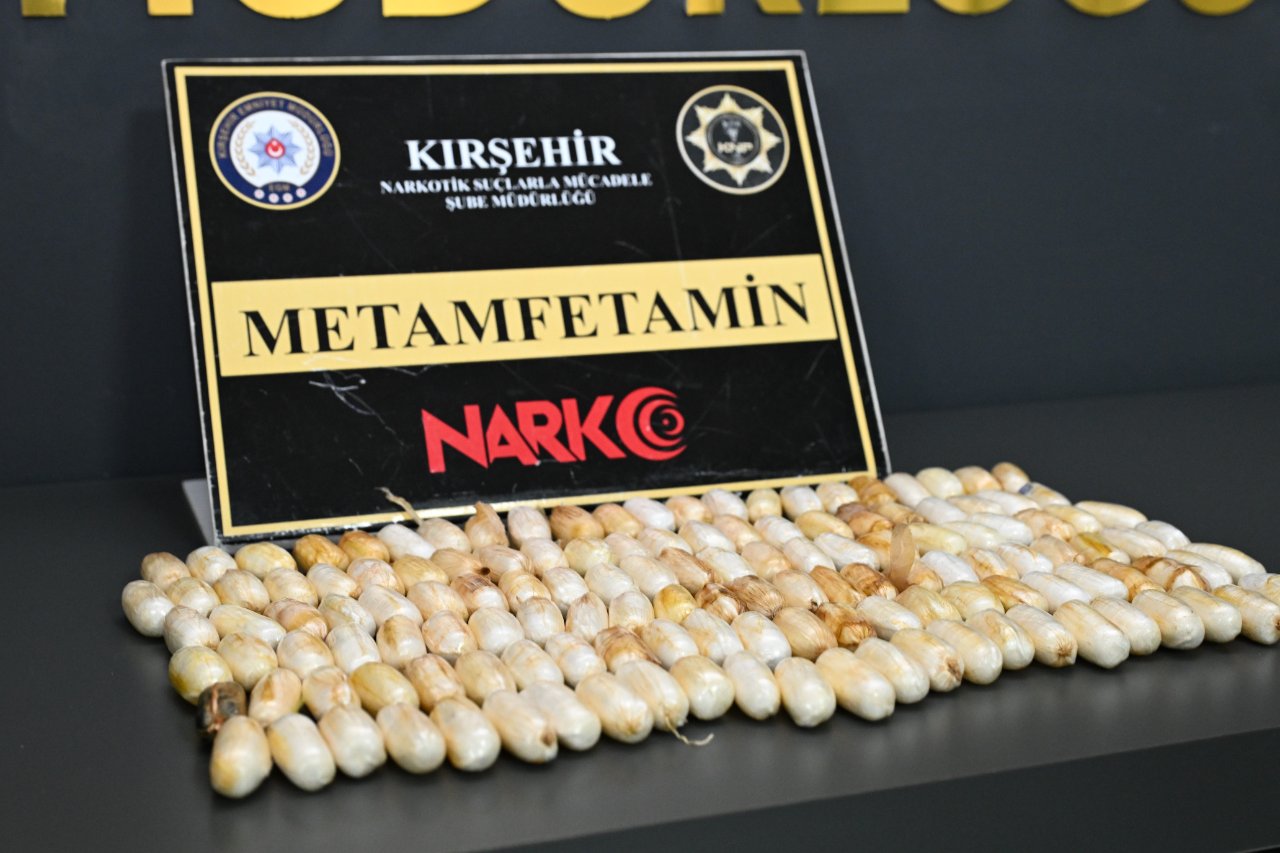 Kırşehirde dikkat çeken operasyon! Midesinden 1 kilo uyuşturucu çıktı
