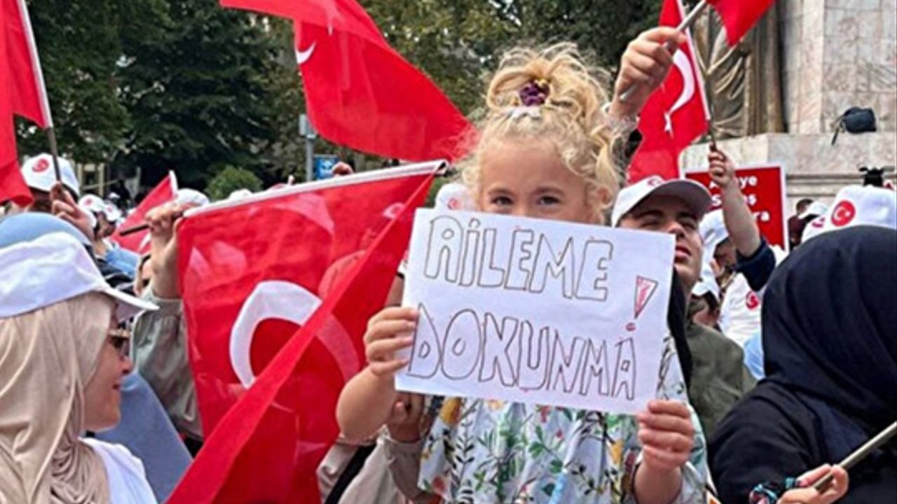 LGBT derneklerinin valilik raporları ortaya çıktı: 6 derneğe 32 milyon TLyi aşan yurt dışı yardımı