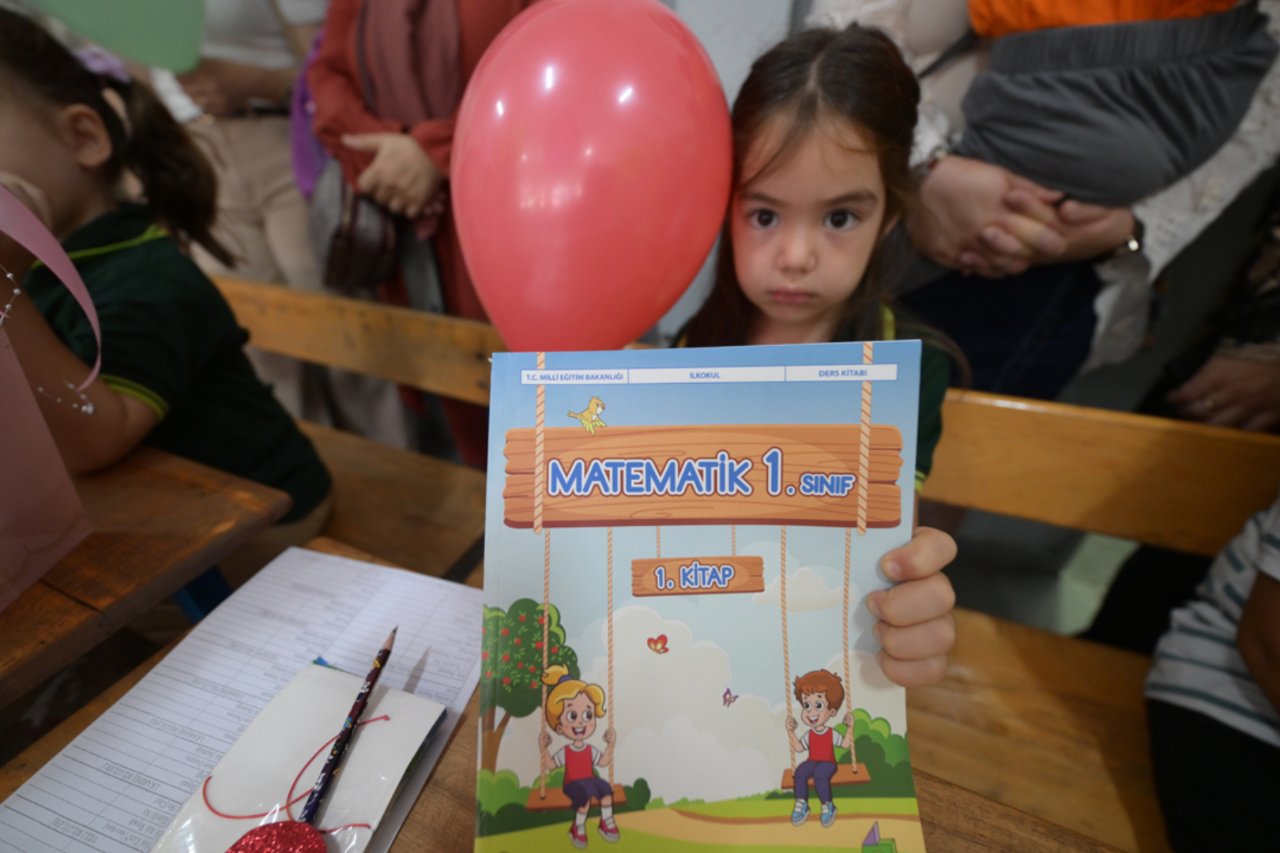 Okullarda ilk ders zili önlemlerle çalacak! 30 bin görevli sahada, kameralar 24 saat kayıt yapacak