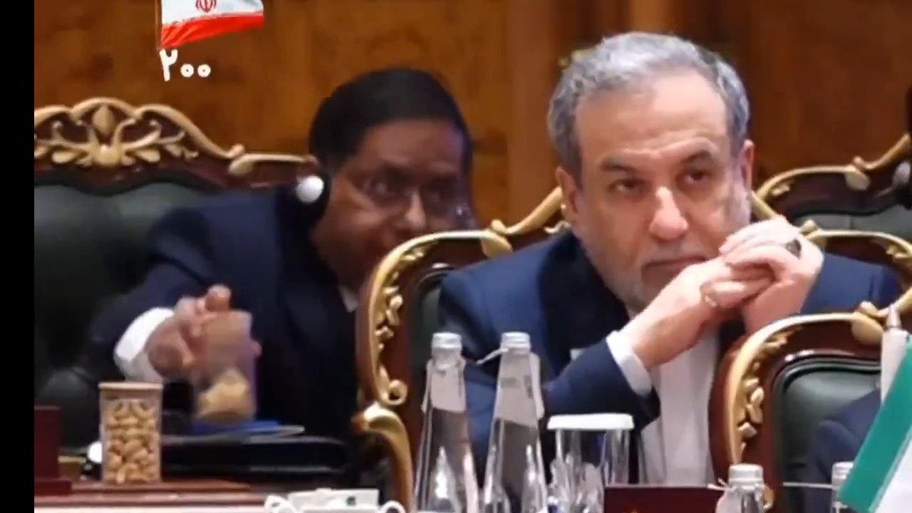 Zirveye damga vurdu! Kameralar Pezeşkiyandan ona döndü: Durmayınca kutuyu önünden aldılar