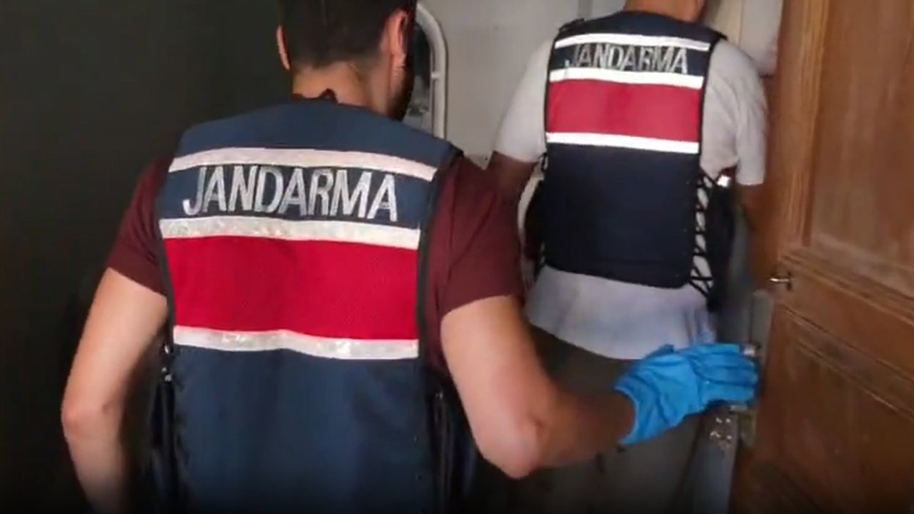 Adana’da uyuşturucu ve silah operasyonu! 4 kişi tutuklandı