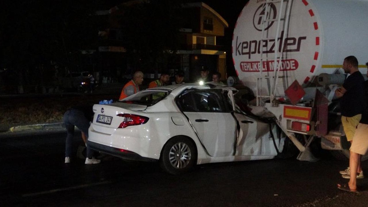 Akaryakıt tankerine ok gibi saplandı, 50 ton yakıtın boşaltılmasıyla çıkartılabildi