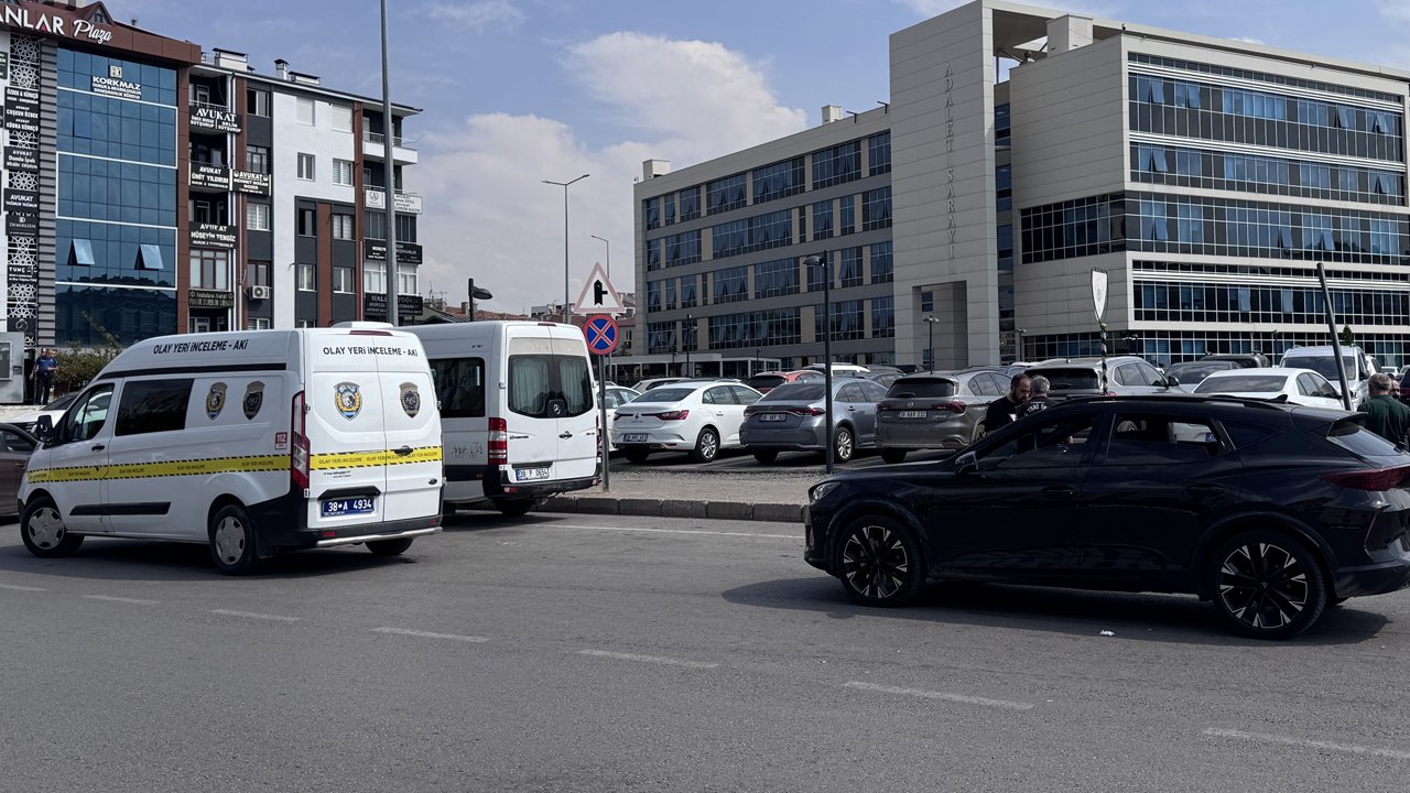 Anahtarı üzerinde unutulan otomobili kaçıran çocuklar yakalandı