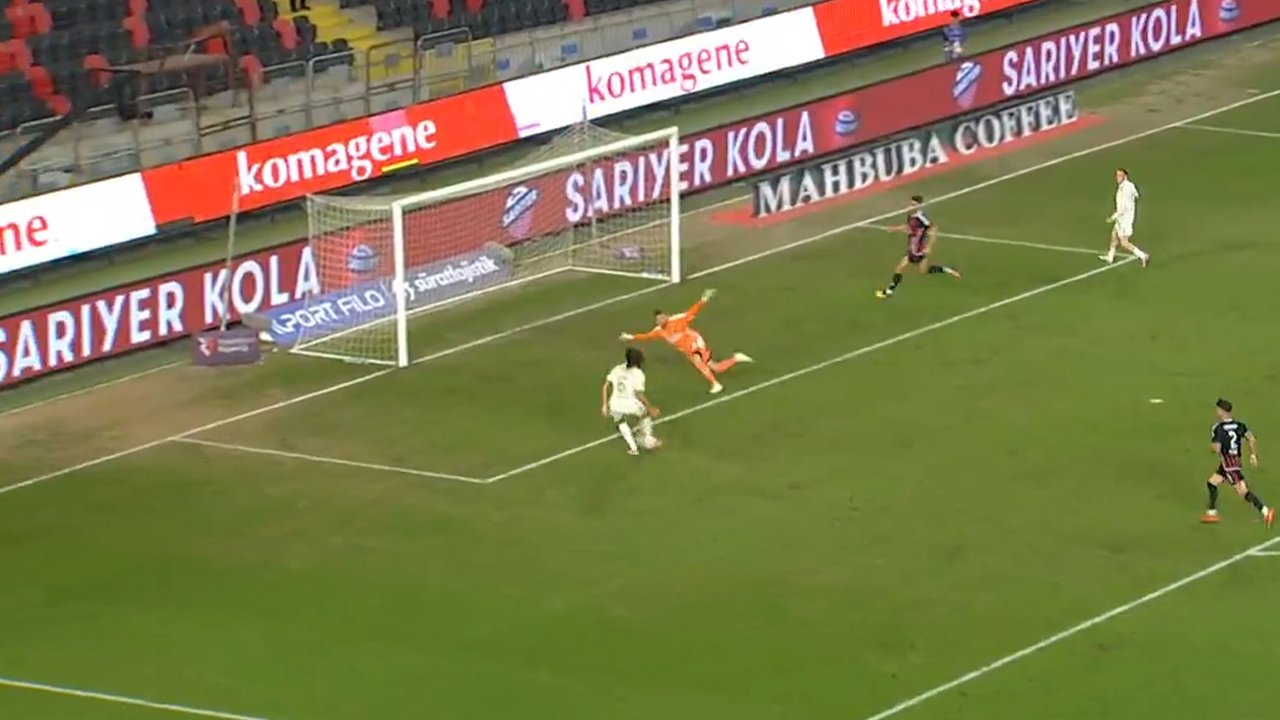 Guendouzi'nin 37. dakikada kaçırdığı gol pozisyonu