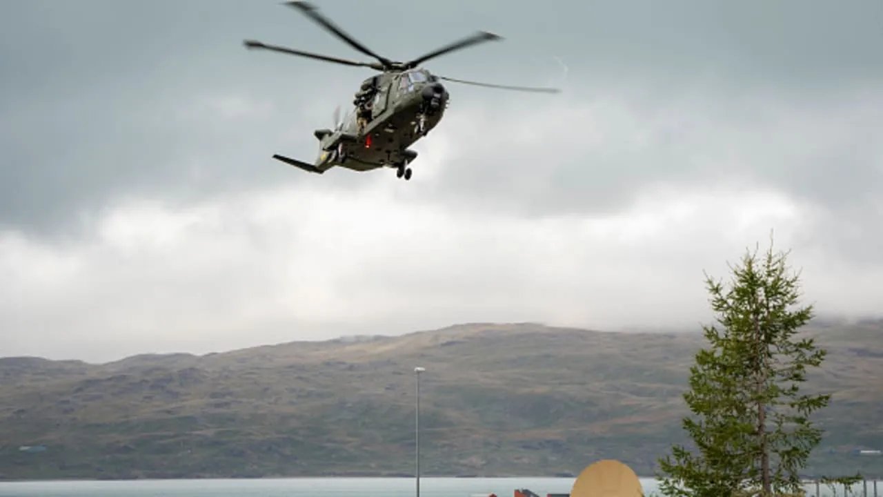 Baltık'ta tehlikeli anlar! Rus savaş gemisinden Danimarka helikopterine işaret fişeği atıldı
