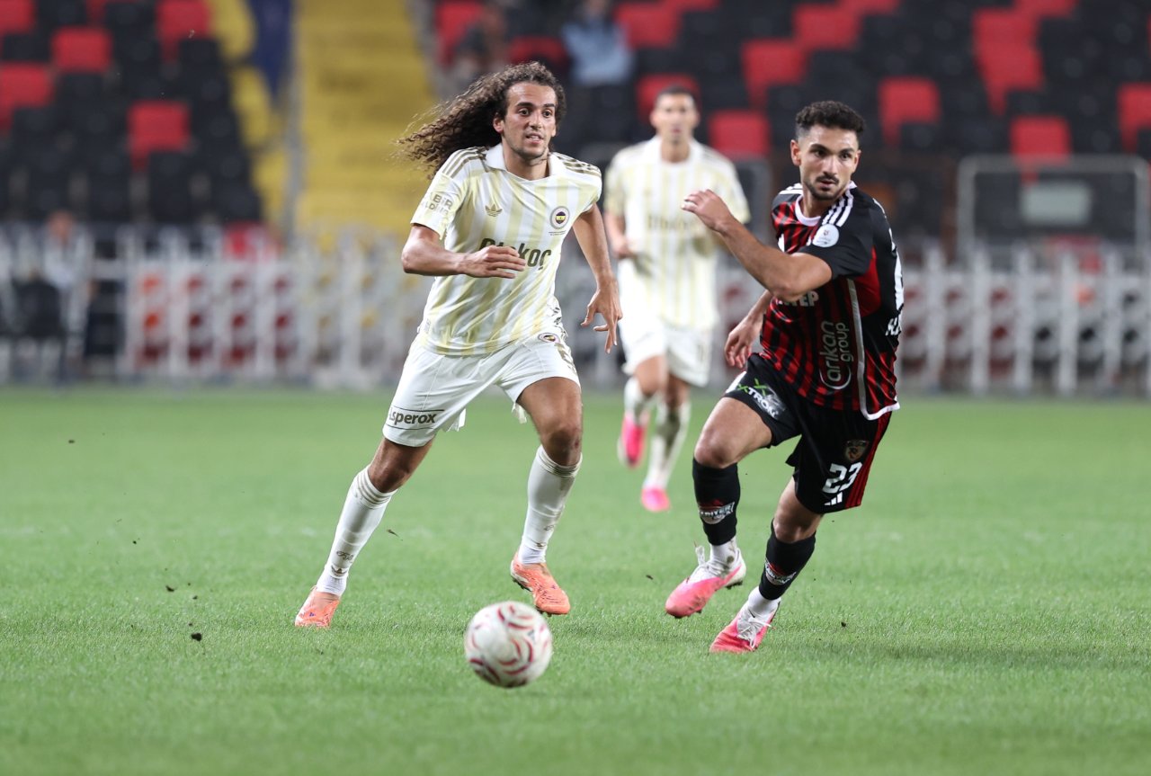 Fenerbahçe, 5 maçta 2 galibiyet, 2 yenilgi ve 1 beraberlik aldı.
