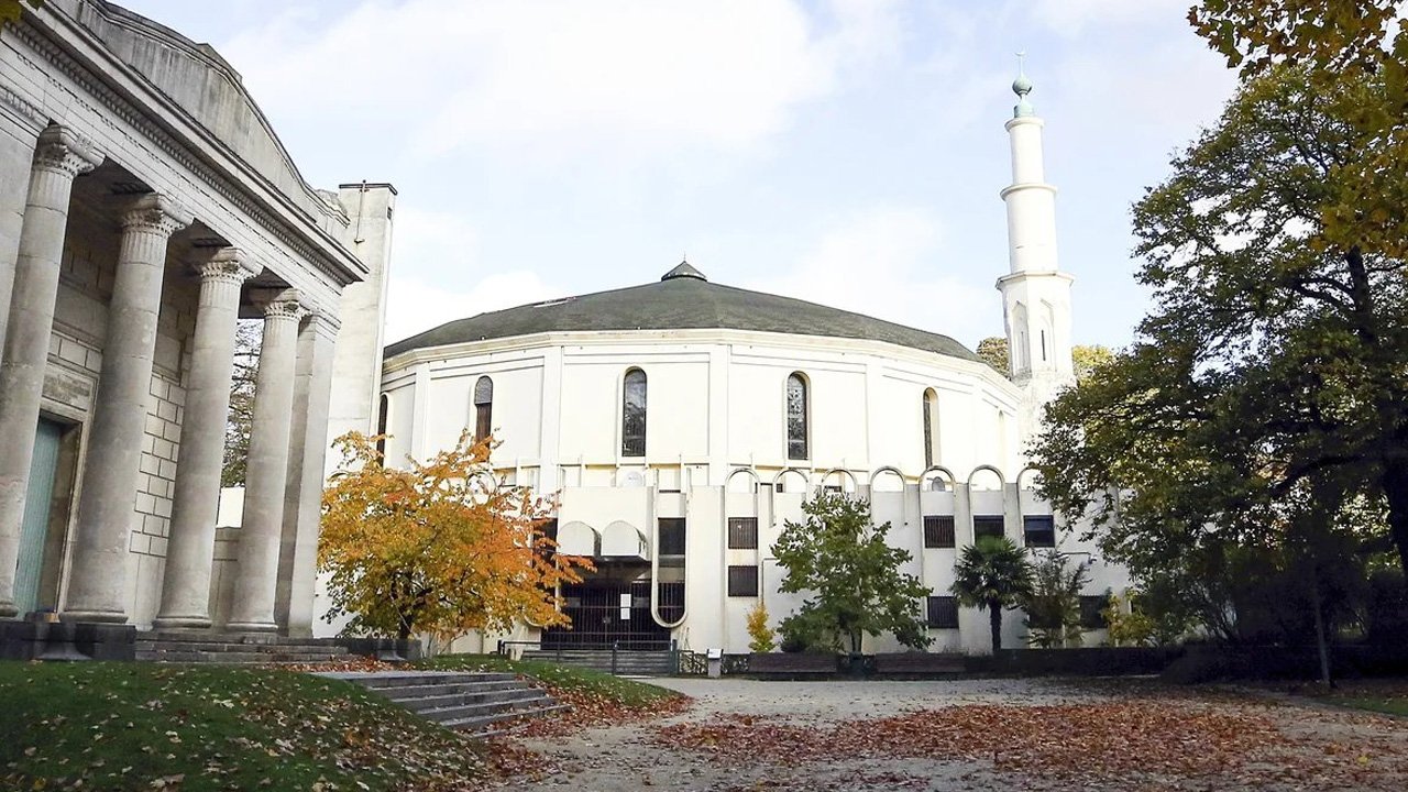 Duvarlara nefret mesajları yazdılar! Aynı cami ikinci kez saldırıya uğradı
