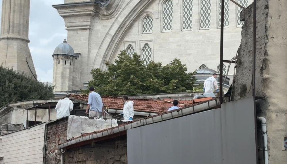 Fatihte döviz bürosunda silahlı kavga: 3 kişi öldü